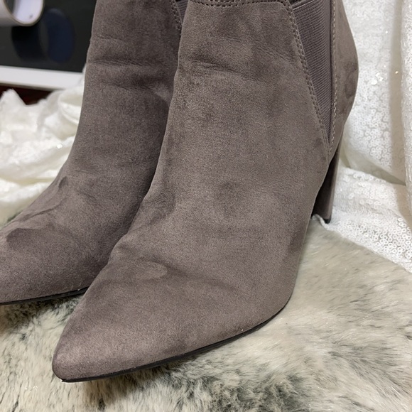 Marc Fisher booties size 7 1/2 M - Picture 7 of 17